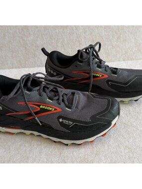 Brooks Gore-Tex Invisible Fit Mens 9.5 Running Shoes Waterproof Trail